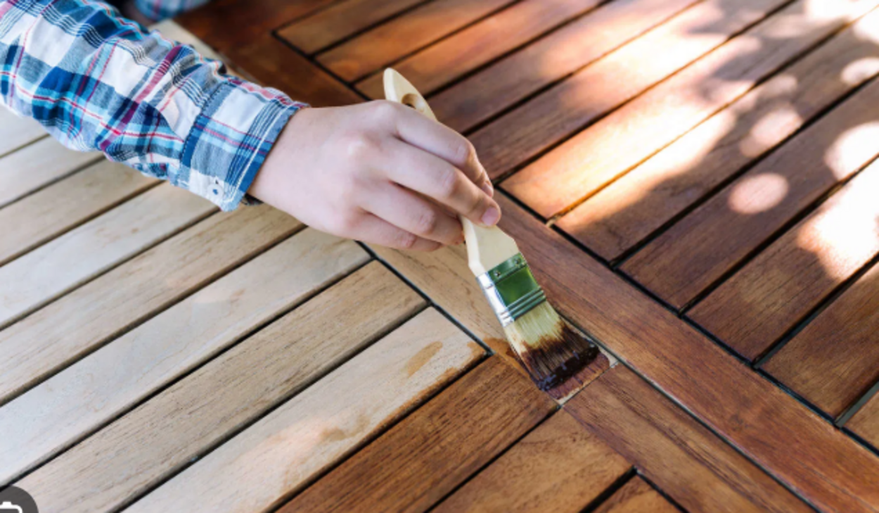 Helfer gesucht: Holzlasur für den neuen Geräteschuppen